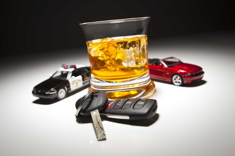Застолье и алкоголь не помеха: когда можно смело садиться за руль
